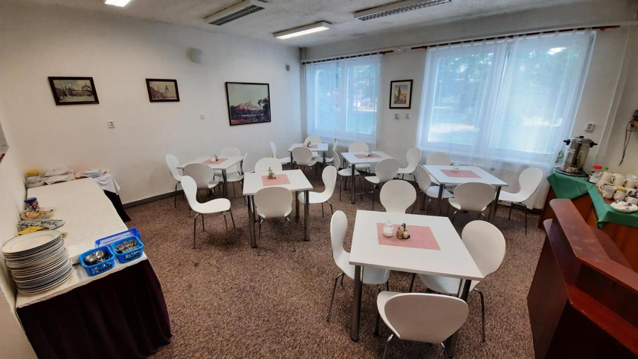 Hotel Kristl Παρντούμπιτσε Εξωτερικό φωτογραφία