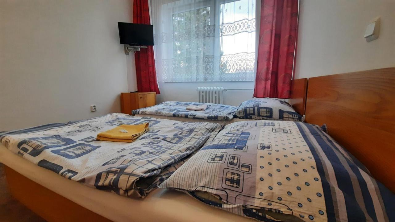 Hotel Kristl Παρντούμπιτσε Εξωτερικό φωτογραφία